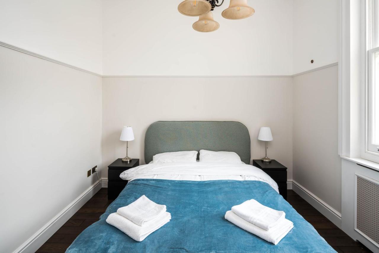 4 Bedroom House Up To 10 People At Heart Of Kensington And Chelsea London Eksteriør billede