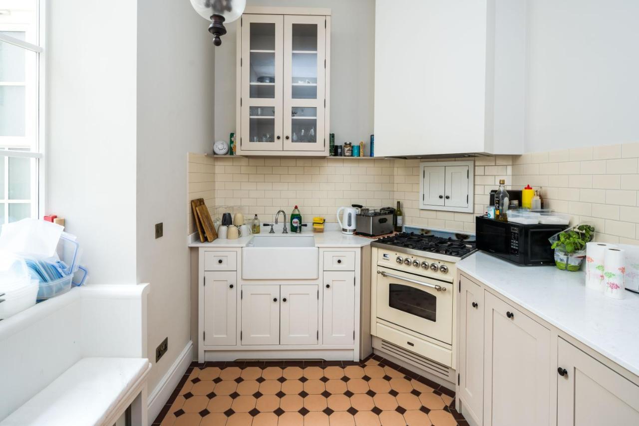 4 Bedroom House Up To 10 People At Heart Of Kensington And Chelsea London Eksteriør billede