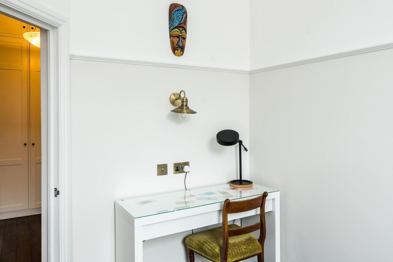 4 Bedroom House Up To 10 People At Heart Of Kensington And Chelsea London Eksteriør billede
