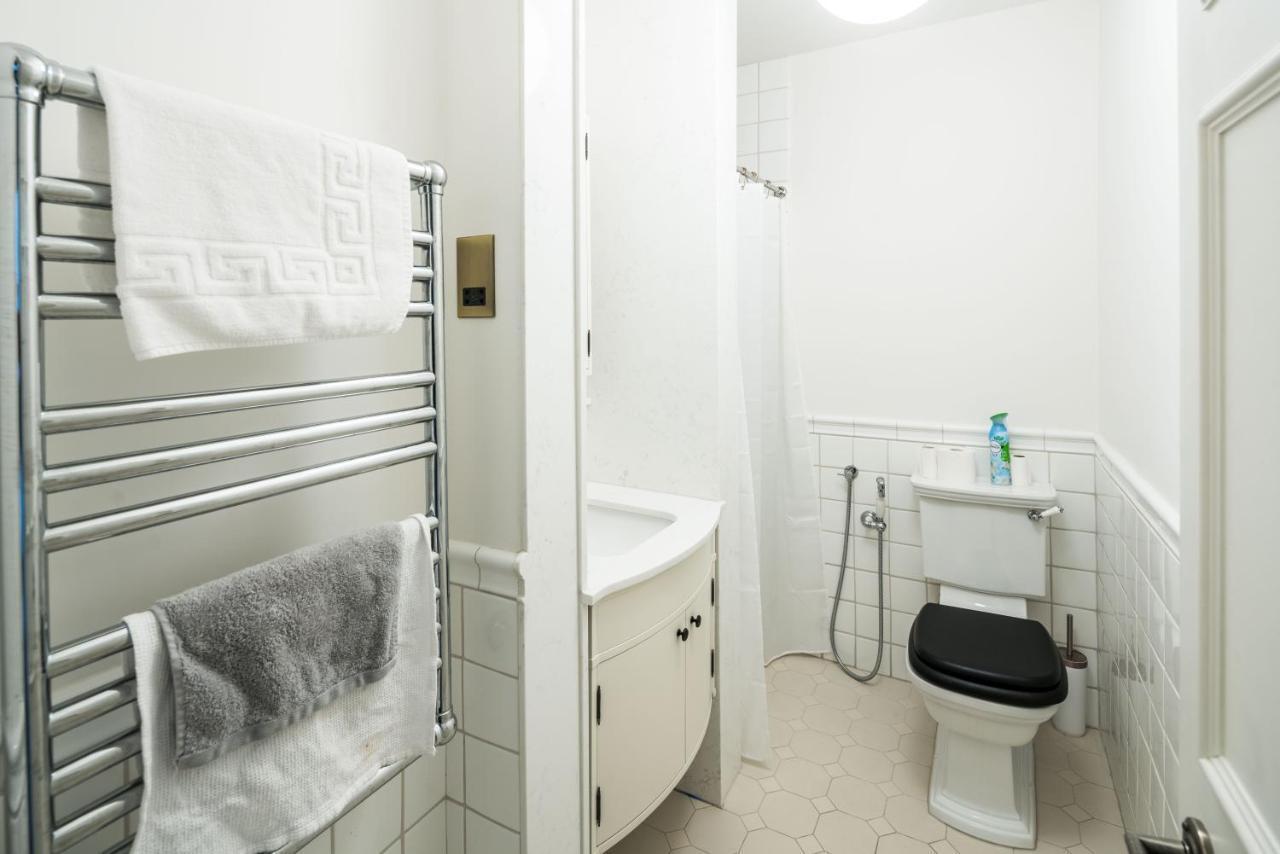 4 Bedroom House Up To 10 People At Heart Of Kensington And Chelsea London Eksteriør billede